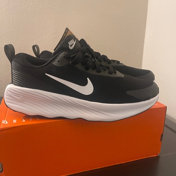 NEW Nike Promina Size 9 - Picture 3 of 6